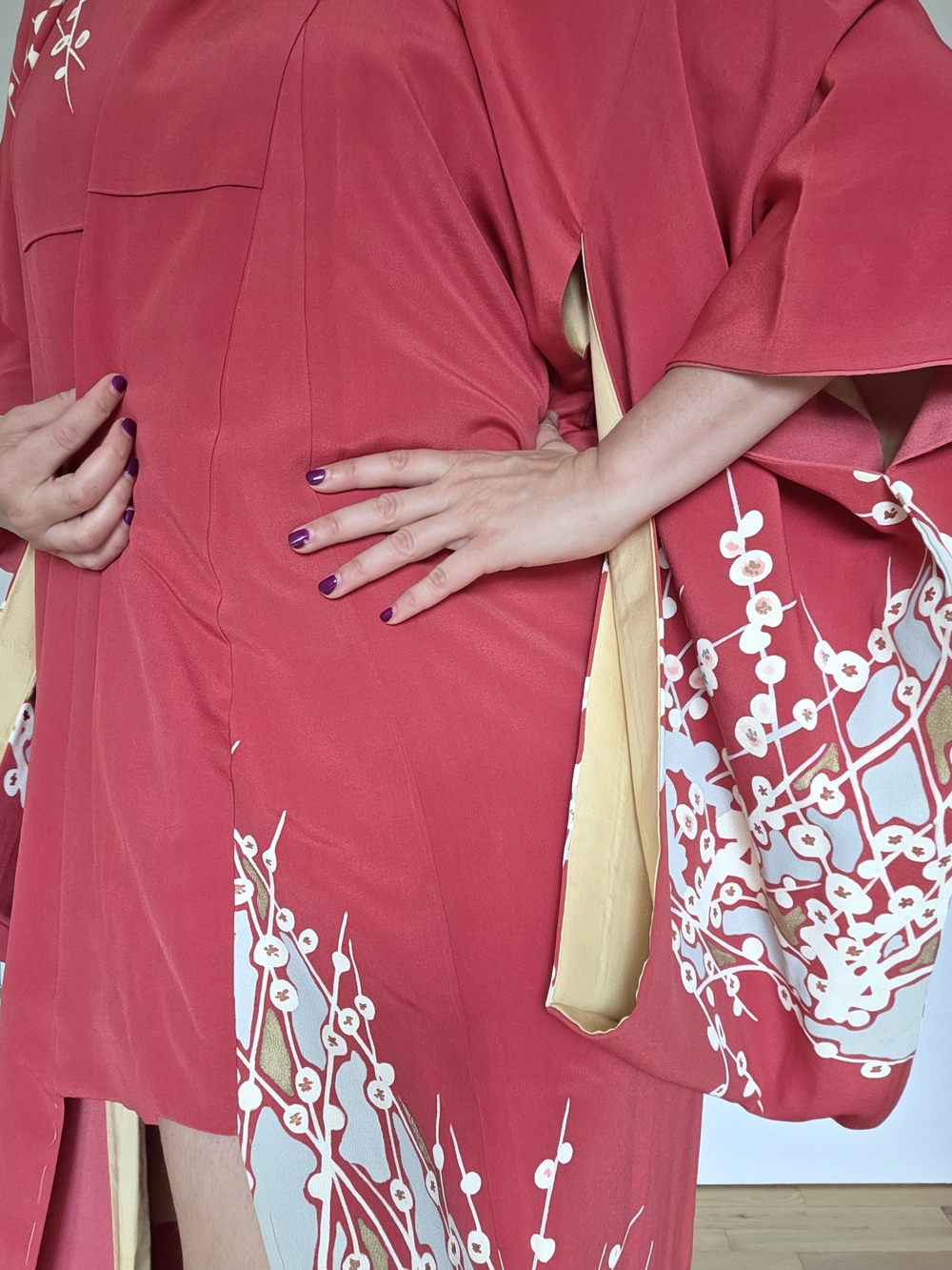 Vintage Silk Houmongi Kimono – Plum Blossom Motif - Picture 2 of 7